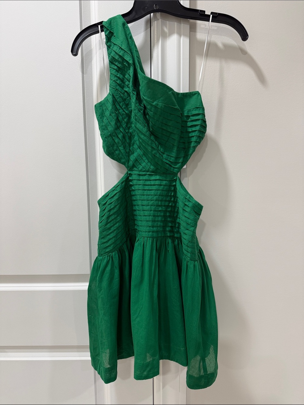 Fortunate One Green One-Shoulder Cutout Party Dress. SIZE SMALL. NWT